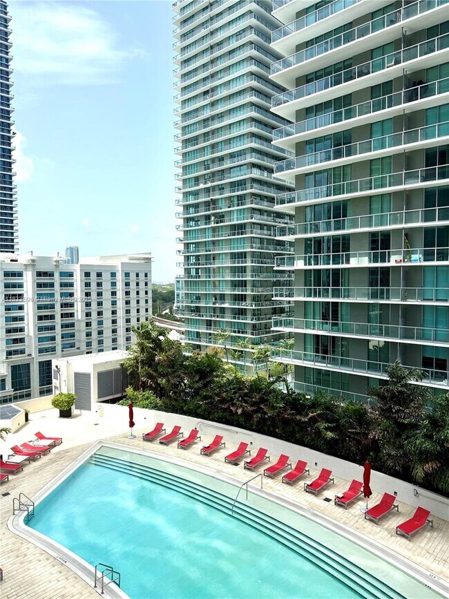 Building Photo - 1100S S Miami Ave
