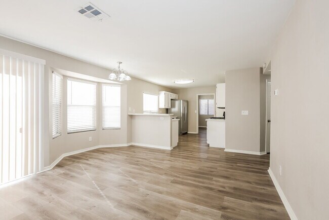 Building Photo - 1733 Toltec Cir