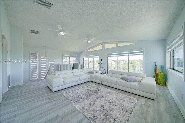 Building Photo - 2 Snipe Rd