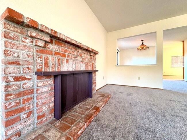 Building Photo - Beautiful Well Kept 3 bedroom for Rent - Folsom