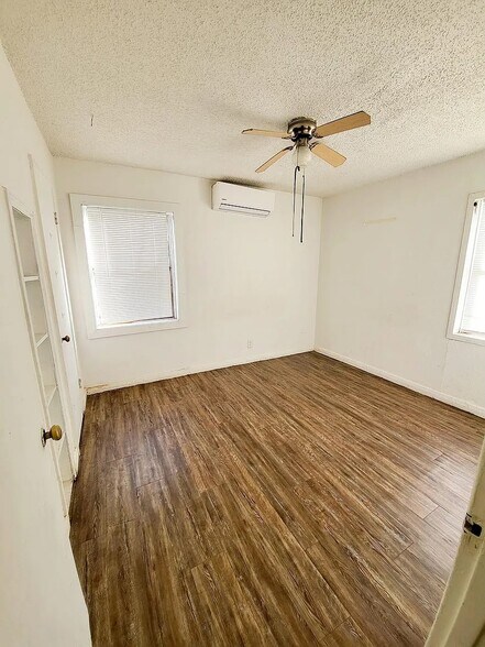 Building Photo - 1504 Sycamore St