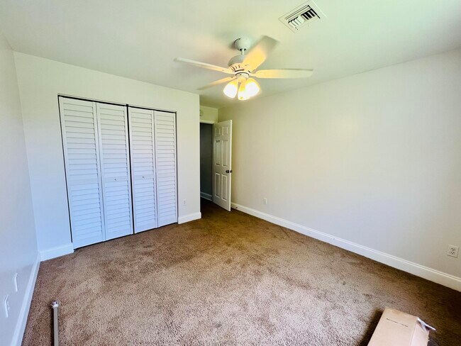 Building Photo - 2485 Stonegate Dr