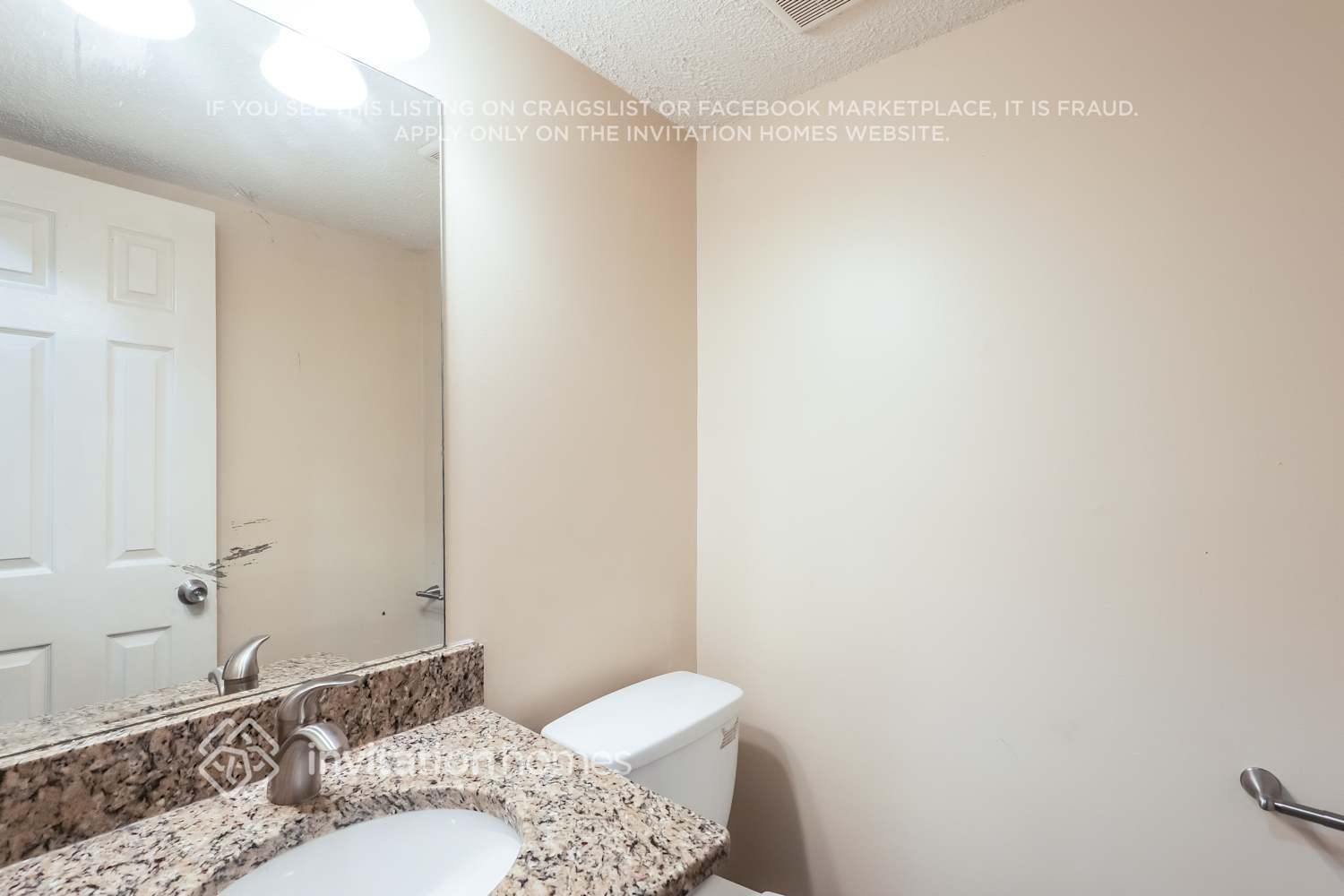 Building Photo - 220 Rosewood Dr