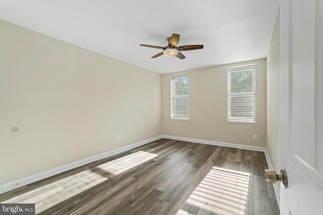Building Photo - 2509 Linden Ave