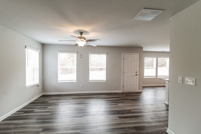 Building Photo - 238 Sunbury Way