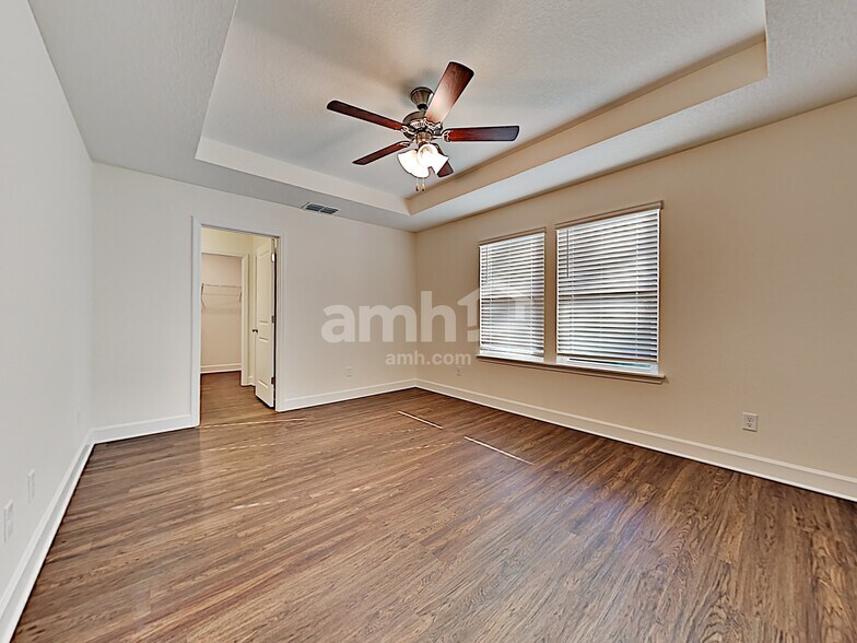 Building Photo - 8674 Highfield Ave