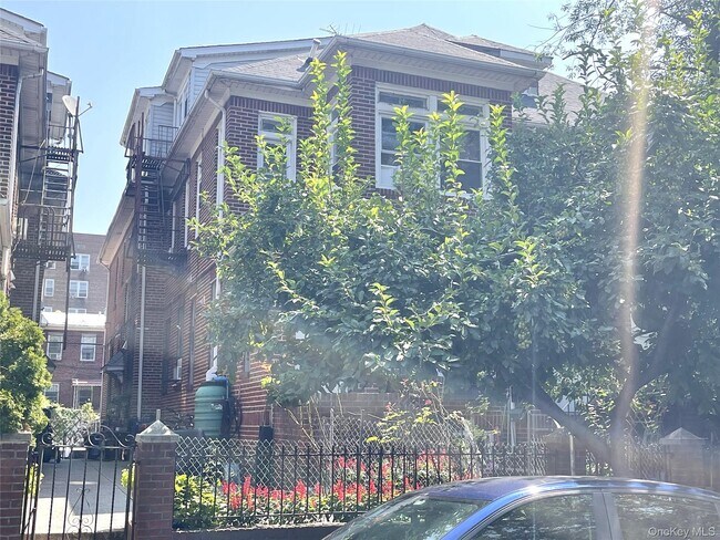 Building Photo - 33-27 89th St