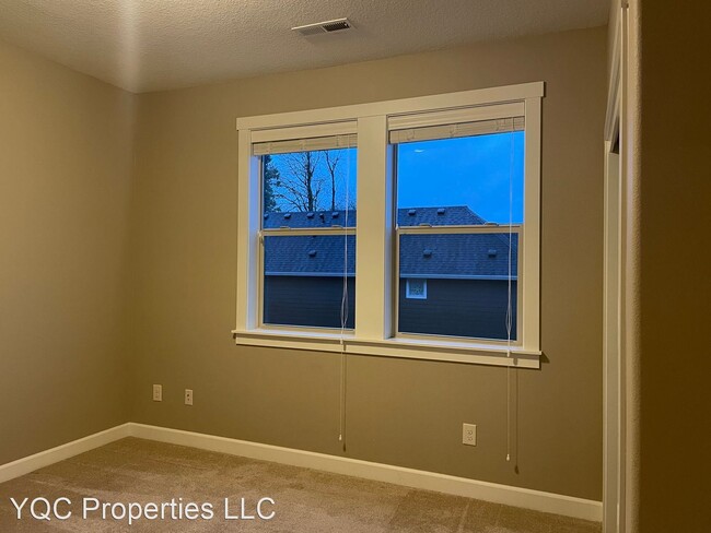 Building Photo - 4 br, 3 bath House - 4221 NW Sage Loop