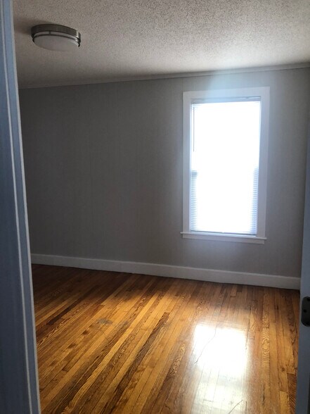 Bedroom 2 - 65 Rowe Ave