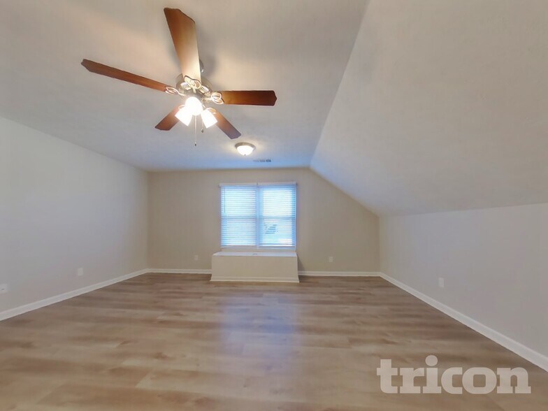 Building Photo - 2901 Westchester Ct