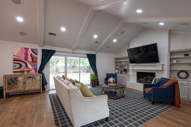Building Photo - 3025 Regency Ct