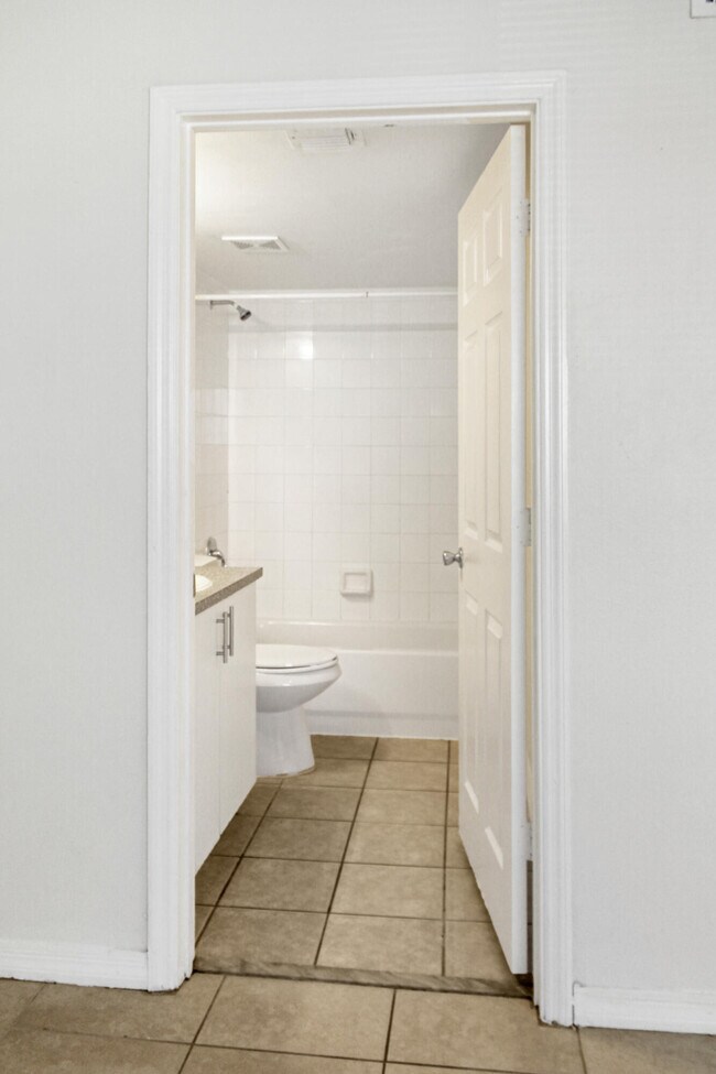 Building Photo - 5065 Wiles Rd