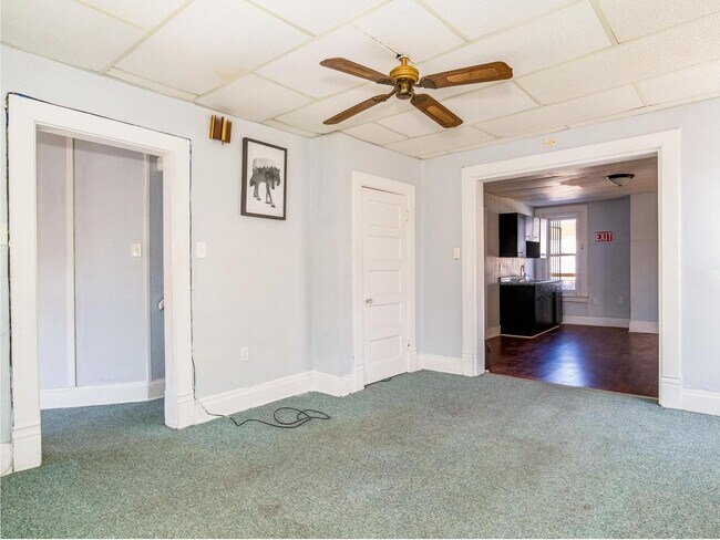 Building Photo - 418 11th St