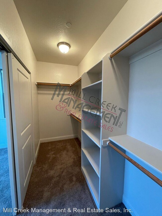 Building Photo - 3 br, 3 bath House - 4444 S. University