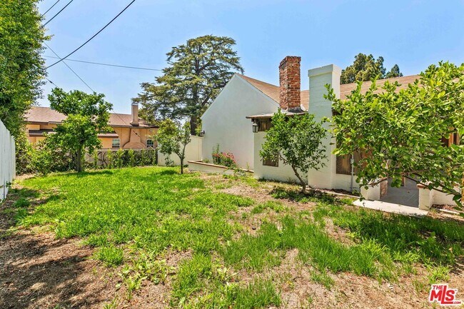 Building Photo - 1722 Bel Aire Dr