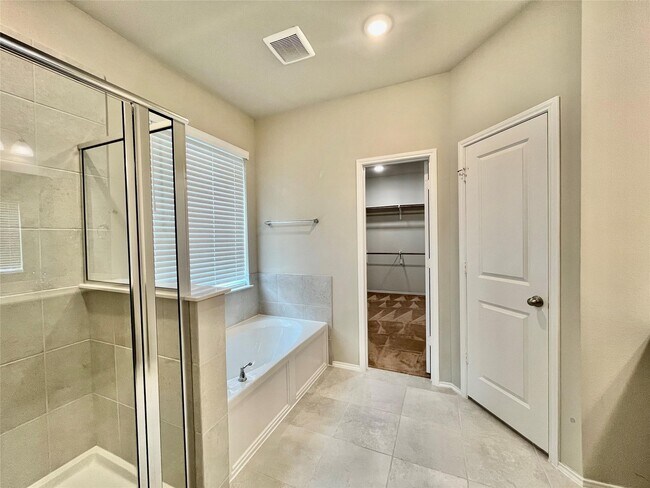 Building Photo - 8711 Windsong Trail Dr