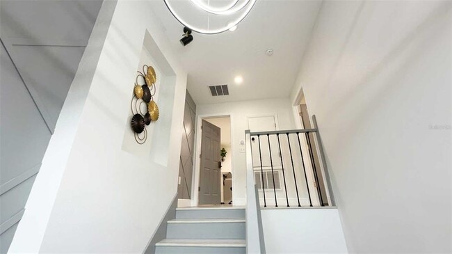 Building Photo - 1414 E Harding St