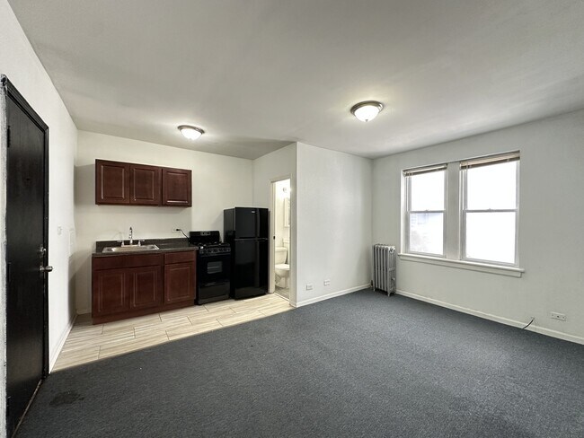 Building Photo - 5710 N Winthrop Ave