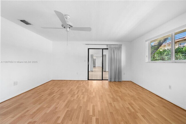 Building Photo - 1175 NE 102nd St