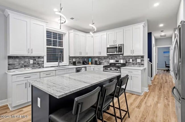 Building Photo - 205 Carteret Ave