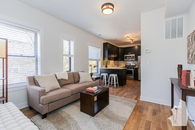 Building Photo - 1 bedroom in Chicago IL 60625