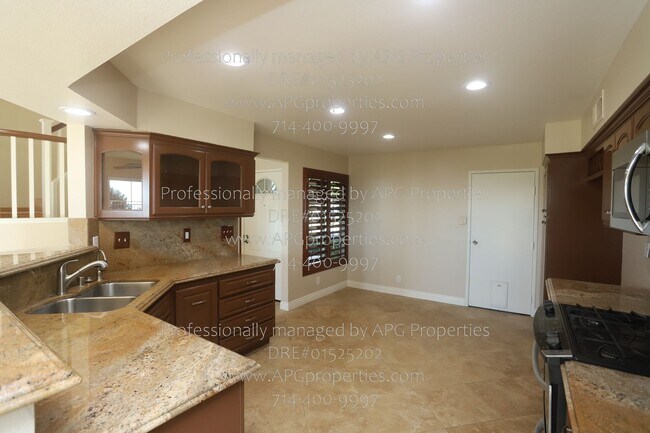 Building Photo - 7707 E Viewrim Dr