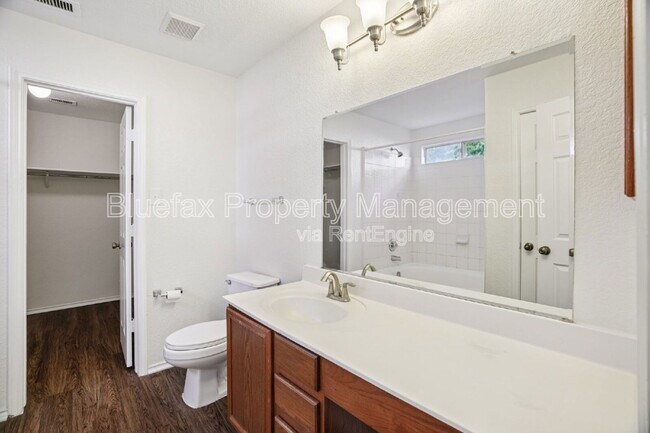 Building Photo - 9939 Bermuda Palm