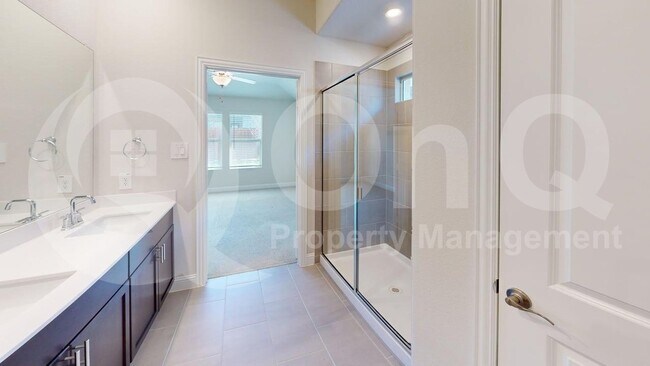 Building Photo - 613 Huntley Dr