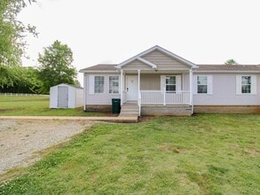 Building Photo - 123 Meadows Ln