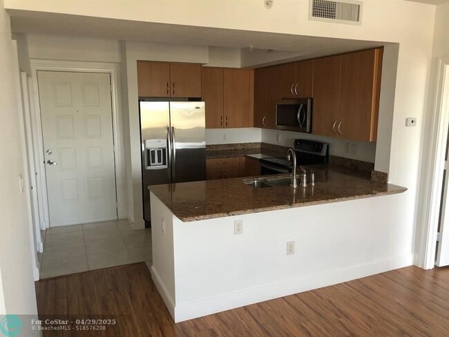 Building Photo - 1830 Radius Dr