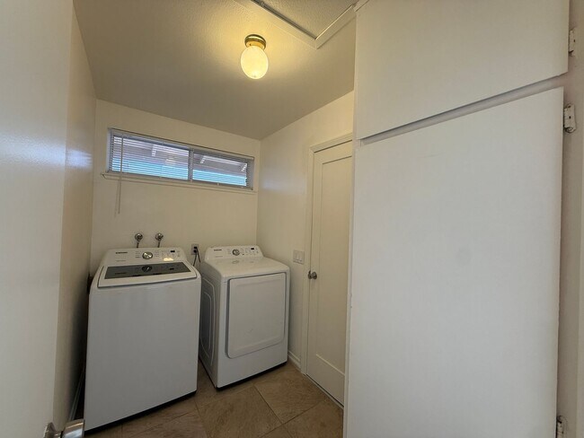 Building Photo - 43060 Larwood St