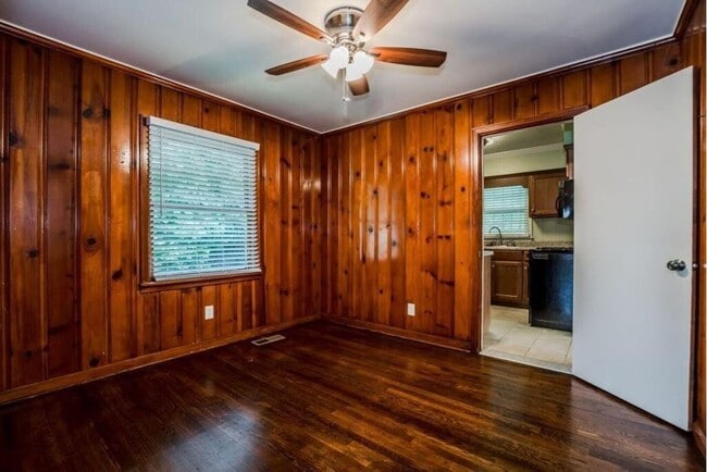 Building Photo - 817 Gertrude Pl NW