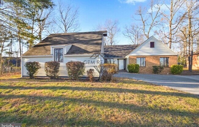 Building Photo - 206 Fairway Cir