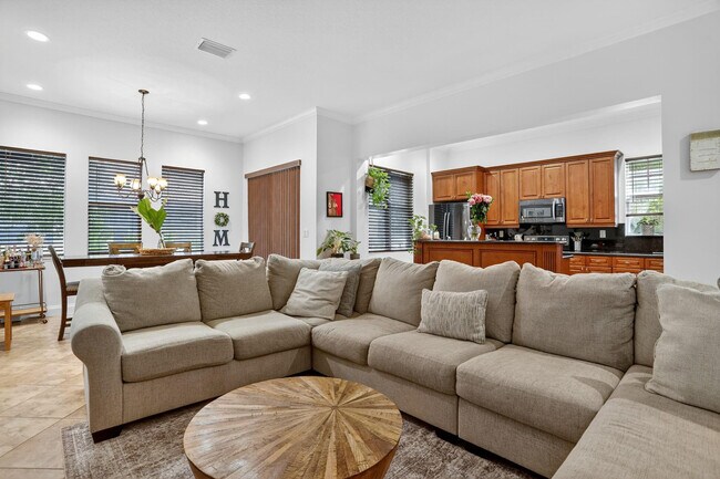 Building Photo - 6012 NW 116th Dr