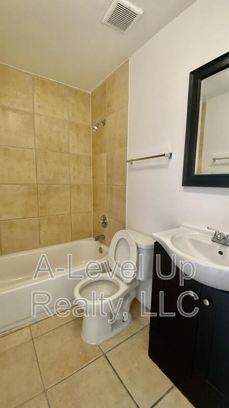 Building Photo - 375 E Thoroughbred St