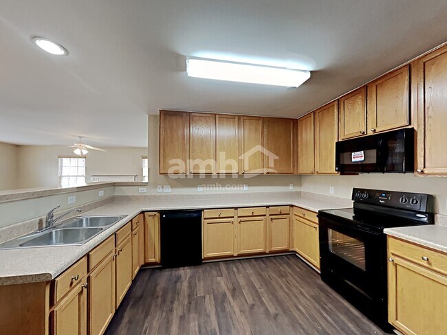 Building Photo - 318 Timber Meadow Lake Dr