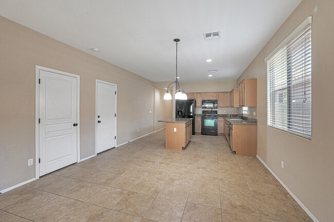 Building Photo - 14903 W Georgia Dr