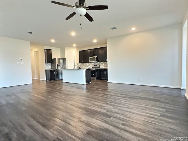 Building Photo - 6702 Encore Oaks
