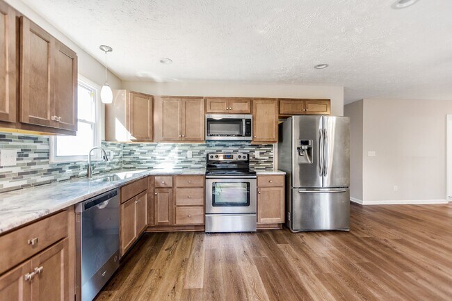 Building Photo - 3-Bedroom Retreat with 2 Full Baths in Fayetteville