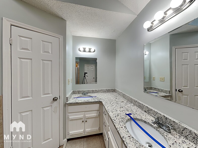 Building Photo - 6514 Cherry Bark Dr