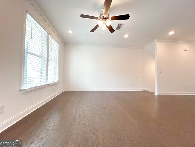 Building Photo - 6605 Beacon Dr