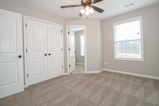 Building Photo - 1115 Hillwood Dr