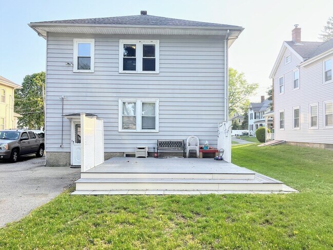 Building Photo - 133 Cottage St