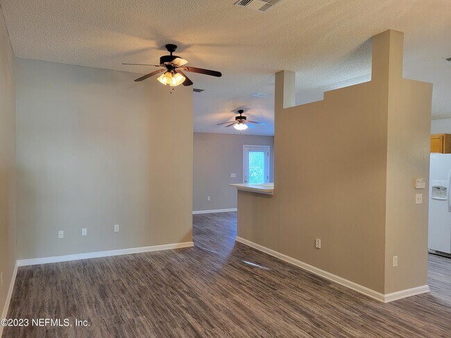 Building Photo - 24 Zoeller Ct