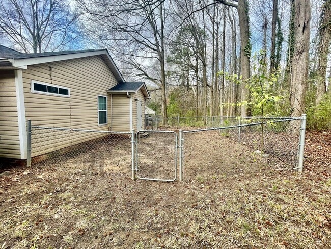 Building Photo - 6019 Double Rein Rd