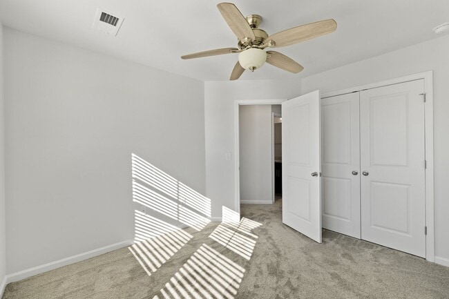 Building Photo - **Spacious 3/2.5 Townhome in Durham**