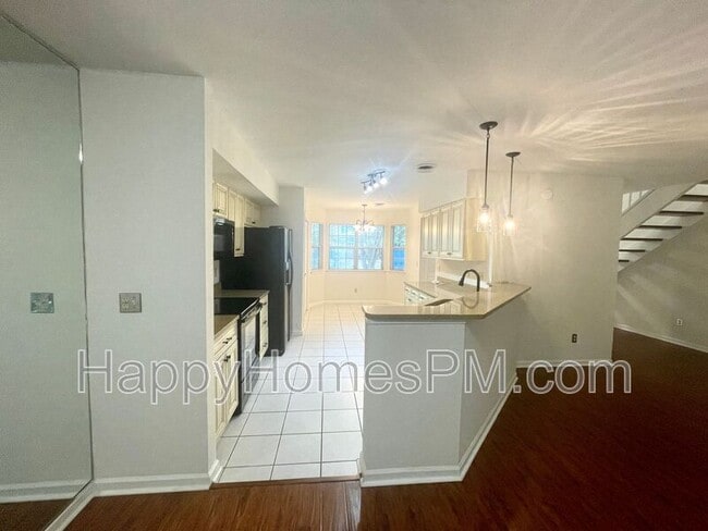 Building Photo - 1125 Monaco Dr