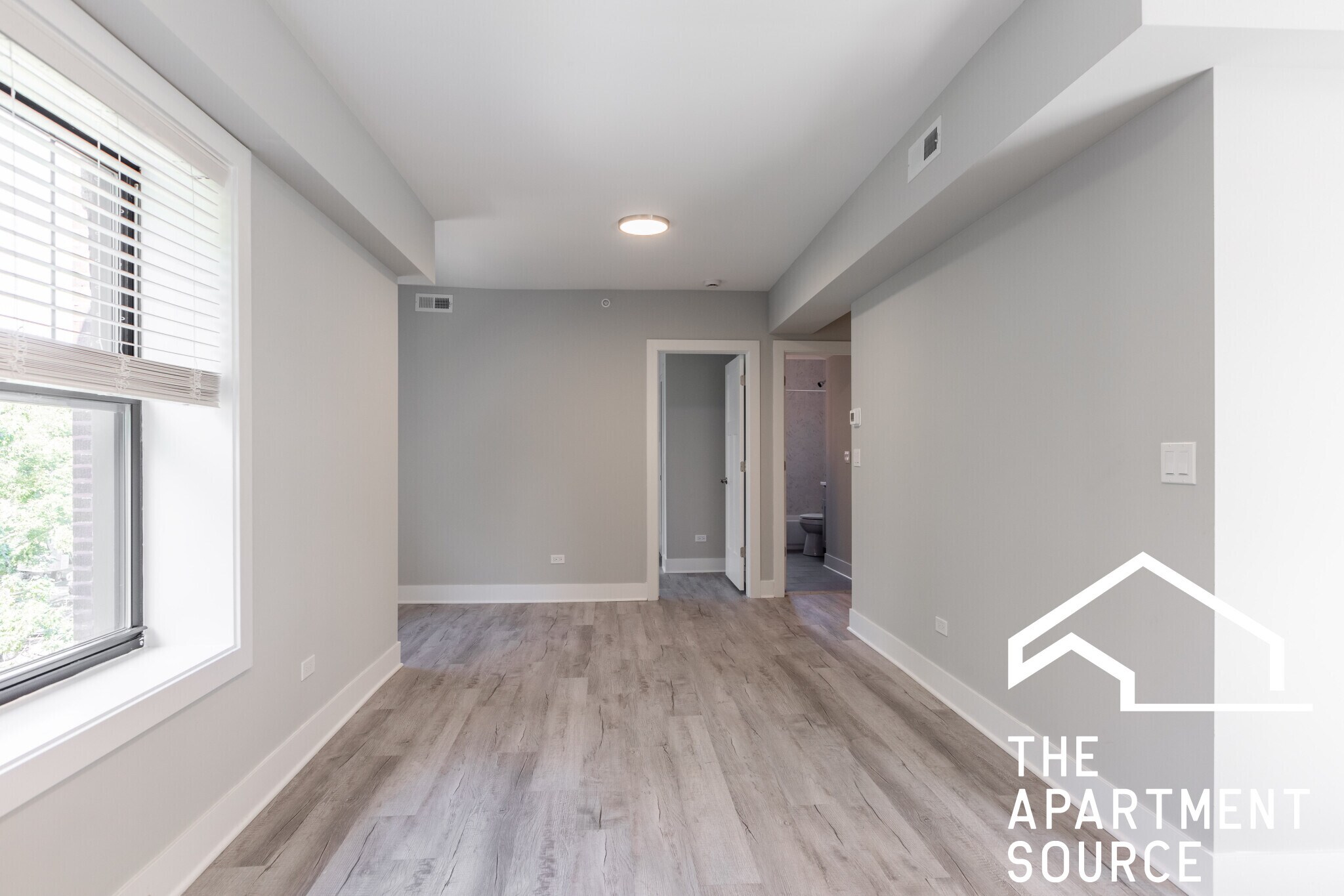 Building Photo - 1133 Oak Ave