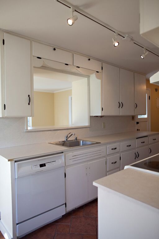 Building Photo - 323 JR MYERS