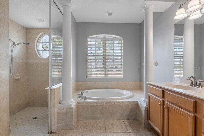 Building Photo - 16750 Ivy Lake Dr